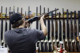 Винтовки, ружья и пистолеты стали хитом предрождественских распродаж в США