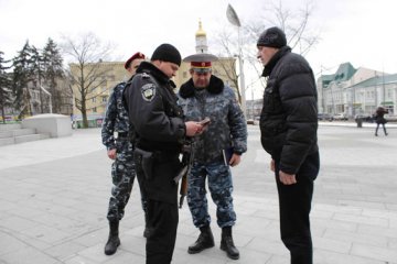 В Харькове милиция будет обыскивать прохожих
