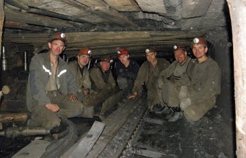 Митингующим шахтерам выплатят 50% долга по зарплате