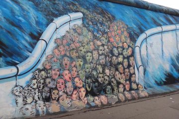 Берлинская стена для Донецка, ФРГ - для остальной Украины - Washington Post