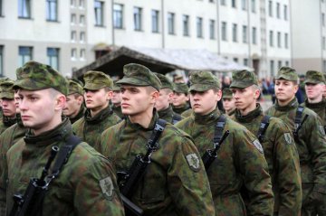 В Литве возвращают воинскую повинность