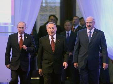 Путин собирается обсудить Украину с Лукашенко и Назарбаевым
