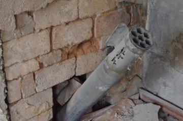 В Днепропетровской области снаряд прилетел с жилой двор