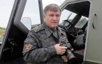Арсен Аваков: "В Широкино силовики придерживаются минских соглашений"