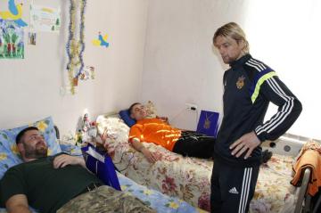 Анатолий Тимощук навестил раненых бойцов АТО (ФОТО)