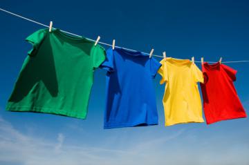 Ученые рекомендуют стирать новую одежду