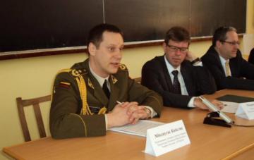 Литва поддержит Украину военной техникой и оружием