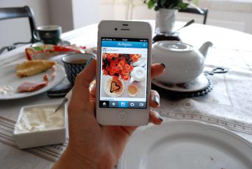 Google будет считать съеденные калории через фото еды в соцсети