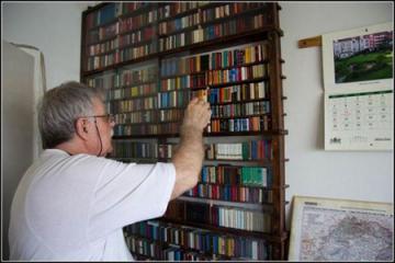 Самая большая библиотека маленьких книг (ФОТО)
