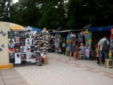 «Толпы невидимых туристов» переполняют Керчь (ФОТО)