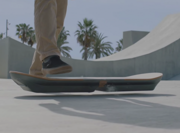 Lexus показал летающий скейтборд (ВИДЕО)