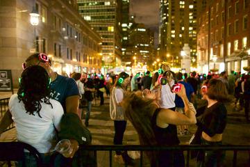 Танцы в тишине: «беззвучные» дискотеки в Нью-Йорке (ФОТО)