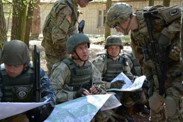 Американские военные проводят учение совместно с украинскими военными на полигоне «Яворов» (ФОТО)
