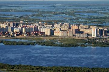 Российский город затопило нефтью (ФОТО)