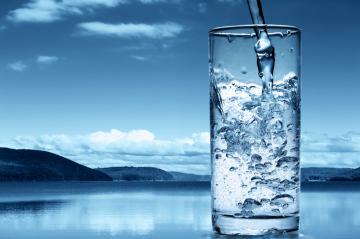 Чрезмерное потребление воды вредит здоровью человека