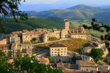 В Италии продают средневековый город (ФОТО)