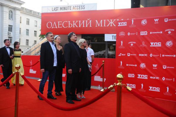 Звезды и политики. Красная дорожка одесского кинофестиваля (ФОТО)