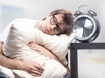 Ученые выяснили, что недосыпание вызывает ожирение