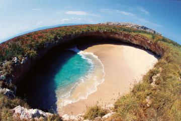 ТОП-16 самых нестандартных пляжей мира (ФОТО)