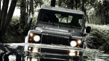 Компания Land Rover продлевает выпуск культового внедорожника 