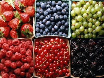 За лето человек съедает 10 кг ягод