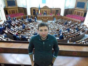 Депутат Владимир Парасюк отдыхает в Карпатах (ФОТО)