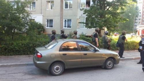 Неизвестные захватили заложников во Львове (ФОТО)