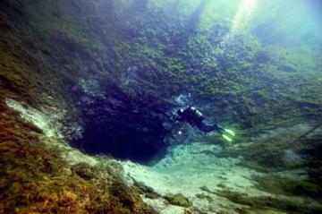 Уникальная находка:  подземная река на дне озера (ВИДЕО)