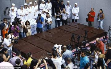 Армяне изготовили самую большую шоколадку в мире (ФОТО)