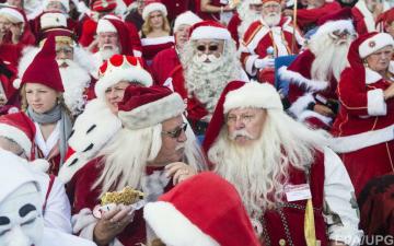 “Рождество в июле”. В Копенгагене состоялся съезд Санта-Клаусов (ФОТО)