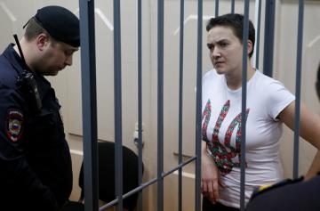 Украинку Надежду Савченко привезли в Донецкий городской суд Ростовской области