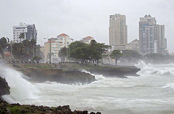 Мощный шторм практически полностью разрушил Доминику (ВИДЕО)
