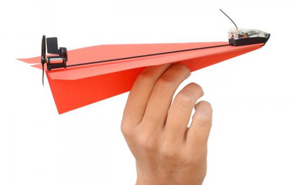 Назад в детство: радиоуправляемый бумажный самолётик (ФОТО)