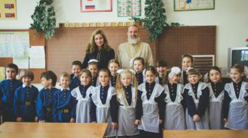 В аннексированном Крыму возвращают школьную форму образца царской России (ФОТО)