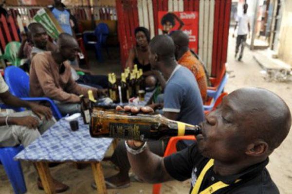 Восемь самых необычных и опасных для здоровья алкогольных напитков в мире (ФОТО)