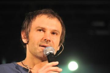 Святослав Вакарчук посвятил песню бойцам зоны АТО