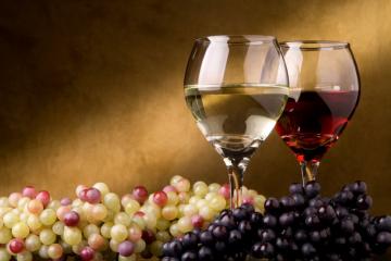 Злоупотребление вином увеличивает риск возникновения рака груди у женщин