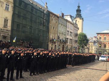 На страже закона. Львовская полиция приняла присягу (ВИДЕО)