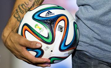 Adidas займется развитием детского футбола
