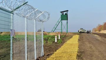 Безопасность границы России и Китая обеспечивает чучело (ФОТО)