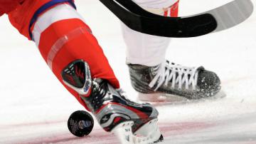 Разборки по-мужски. Юные украинские и белорусские хоккеисты устроили массовую драку (ВИДЕО)