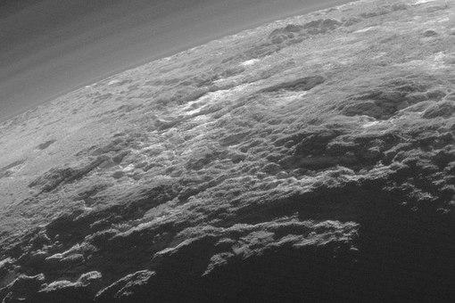 Завораживающие горизонты Плутона (ФОТО)
