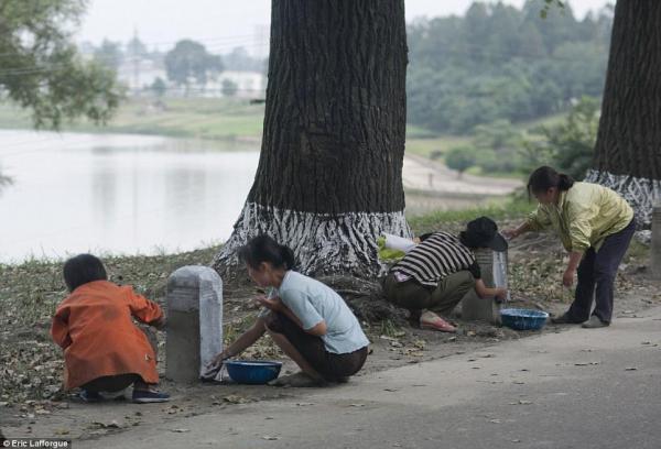 Жизнь в изоляции. Суровые будни обитателей Северной Кореи (ФОТО)