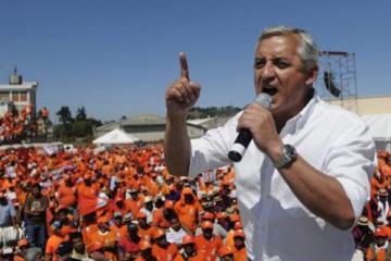 Президент Гватемалы подал в отставку