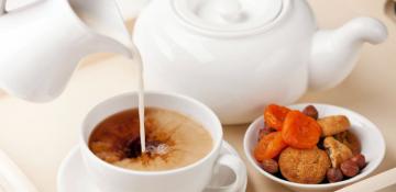 Чай с молоком сохранит белизну ваших зубов