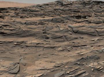 Curiosity показал панораму песчаных дюн на Марсе