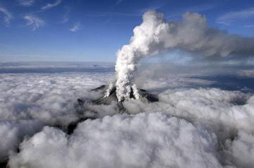 В Японии началось извержение одного из крупнейших вулканов