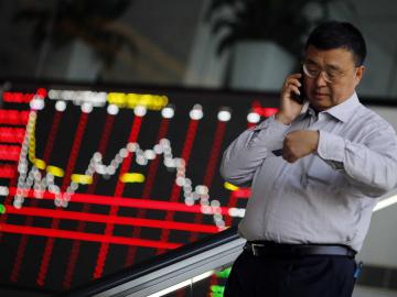 Китайский фондовый рынок вновь рухнул