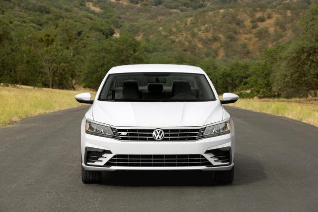 Volkswagen представил обновленную версию Passat (ФОТО)