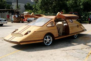 Житель Техаса создает функциональные автомобили из дерева (ВИДЕО)